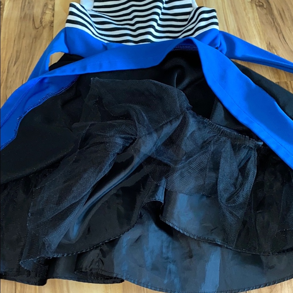 Black, blue and white dress - Picture 6 of 6